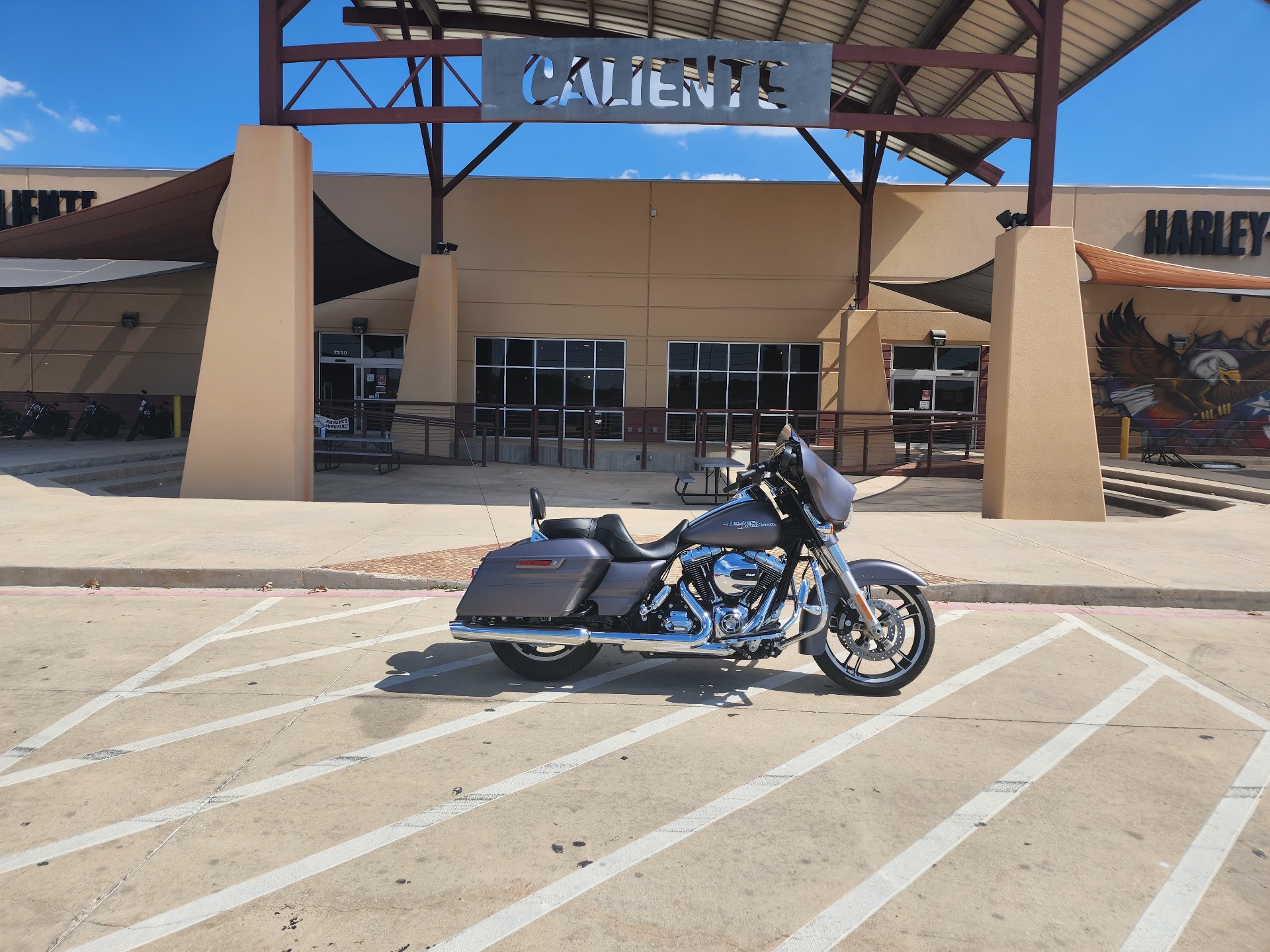 2016 Harley-Davidson Street Glide® Special in San Antonio, Texas - Photo 1
