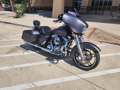 2016 Harley-Davidson Street Glide® Special in San Antonio, Texas - Photo 2
