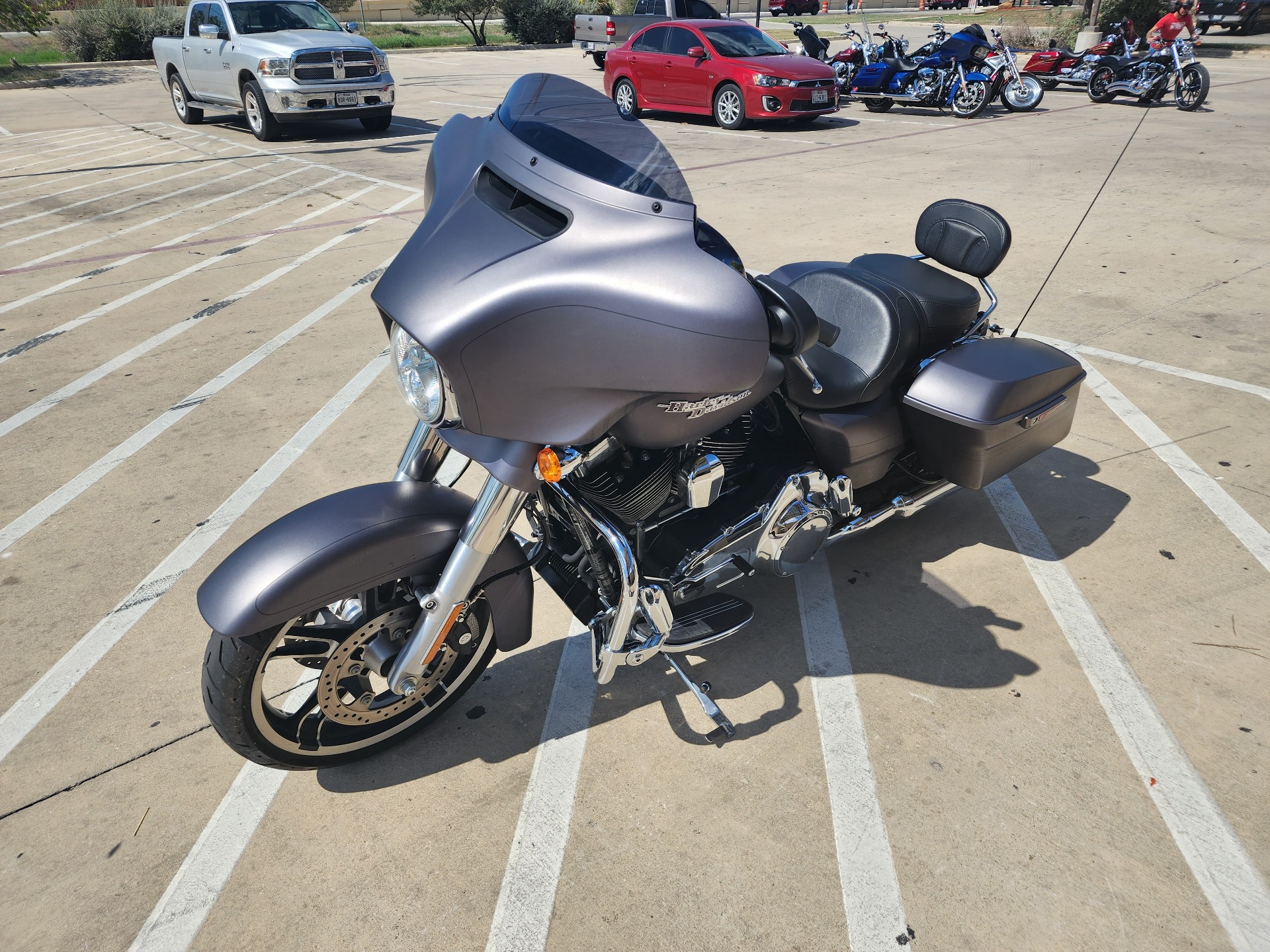2016 Harley-Davidson Street Glide® Special in San Antonio, Texas - Photo 4