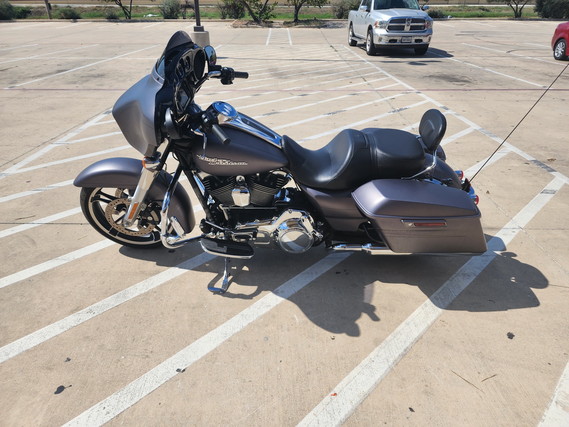 2016 Harley-Davidson Street Glide® Special in San Antonio, Texas - Photo 5