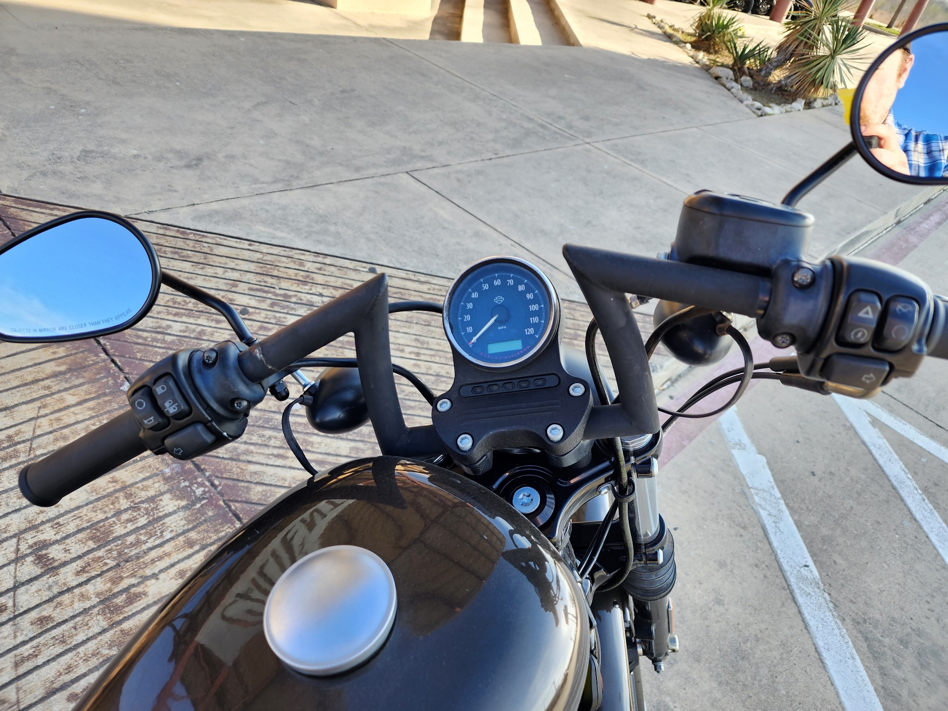 2020 Harley-Davidson Iron 883™ in San Antonio, Texas - Photo 10