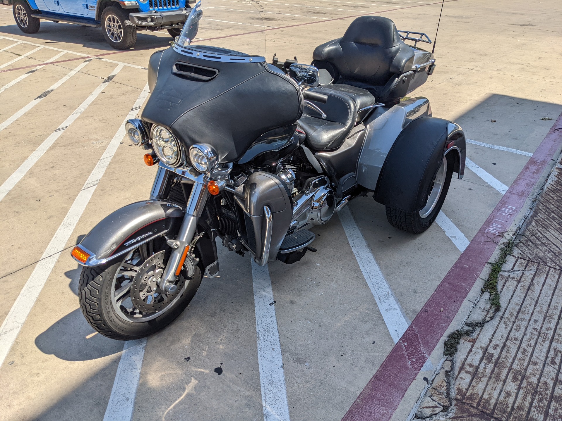 2017 Harley-Davidson Tri Glide® Ultra in San Antonio, Texas - Photo 6