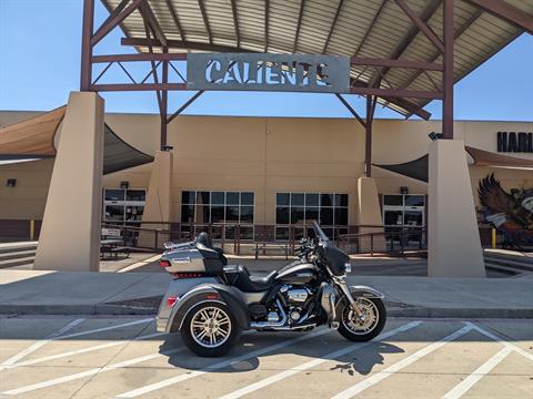 2017 Harley-Davidson Tri Glide® Ultra in San Antonio, Texas - Photo 1