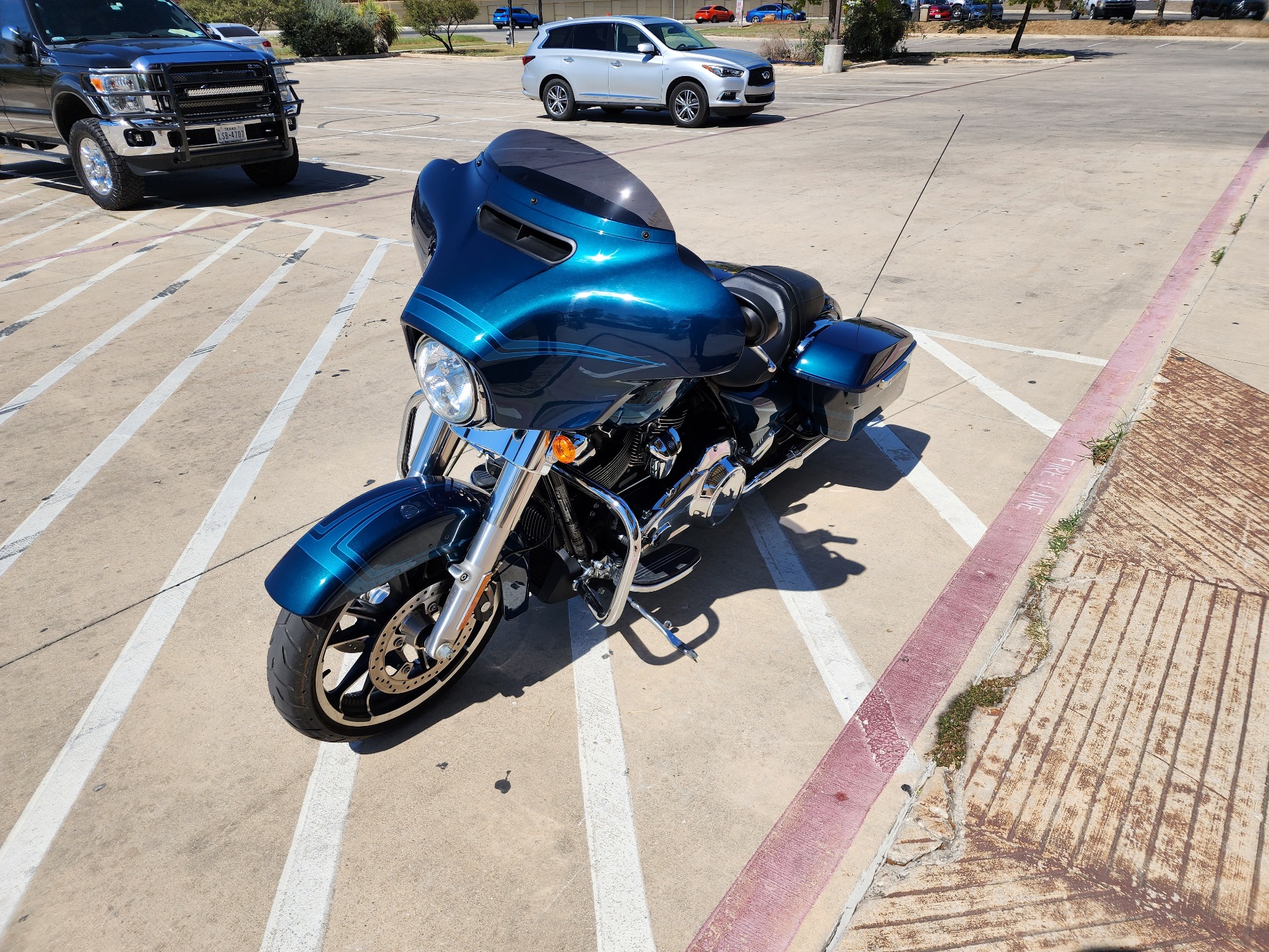 2020 Harley-Davidson Street Glide® in San Antonio, Texas - Photo 4