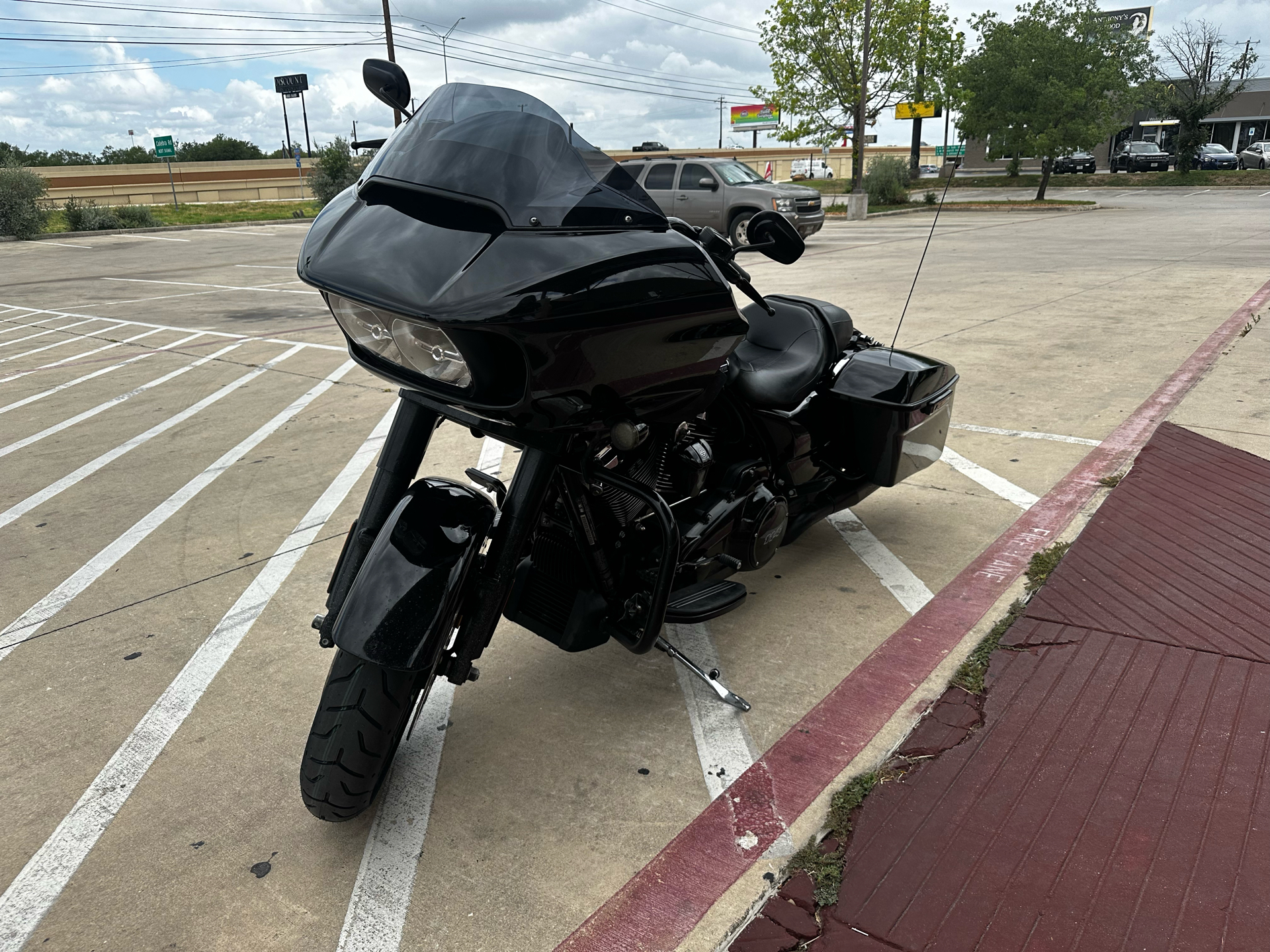 2019 Harley-Davidson Road Glide® Special in San Antonio, Texas - Photo 4