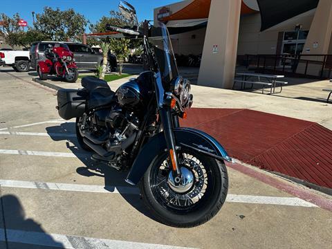 2018 Harley-Davidson 115th Anniversary Heritage Classic 114 in San Antonio, Texas - Photo 2