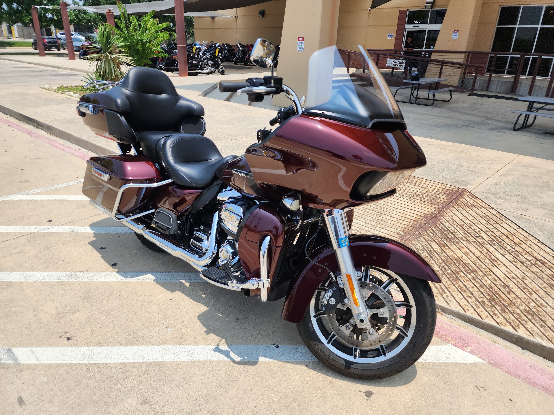 2019 Harley-Davidson Road Glide® Ultra in San Antonio, Texas - Photo 2