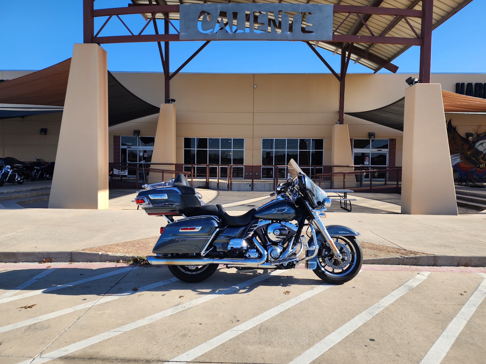 2015 Harley-Davidson Electra Glide® Ultra Classic® Low in San Antonio, Texas - Photo 1