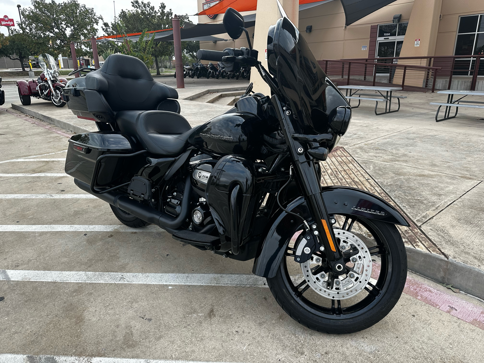 2022 Harley-Davidson Ultra Limited in San Antonio, Texas - Photo 2