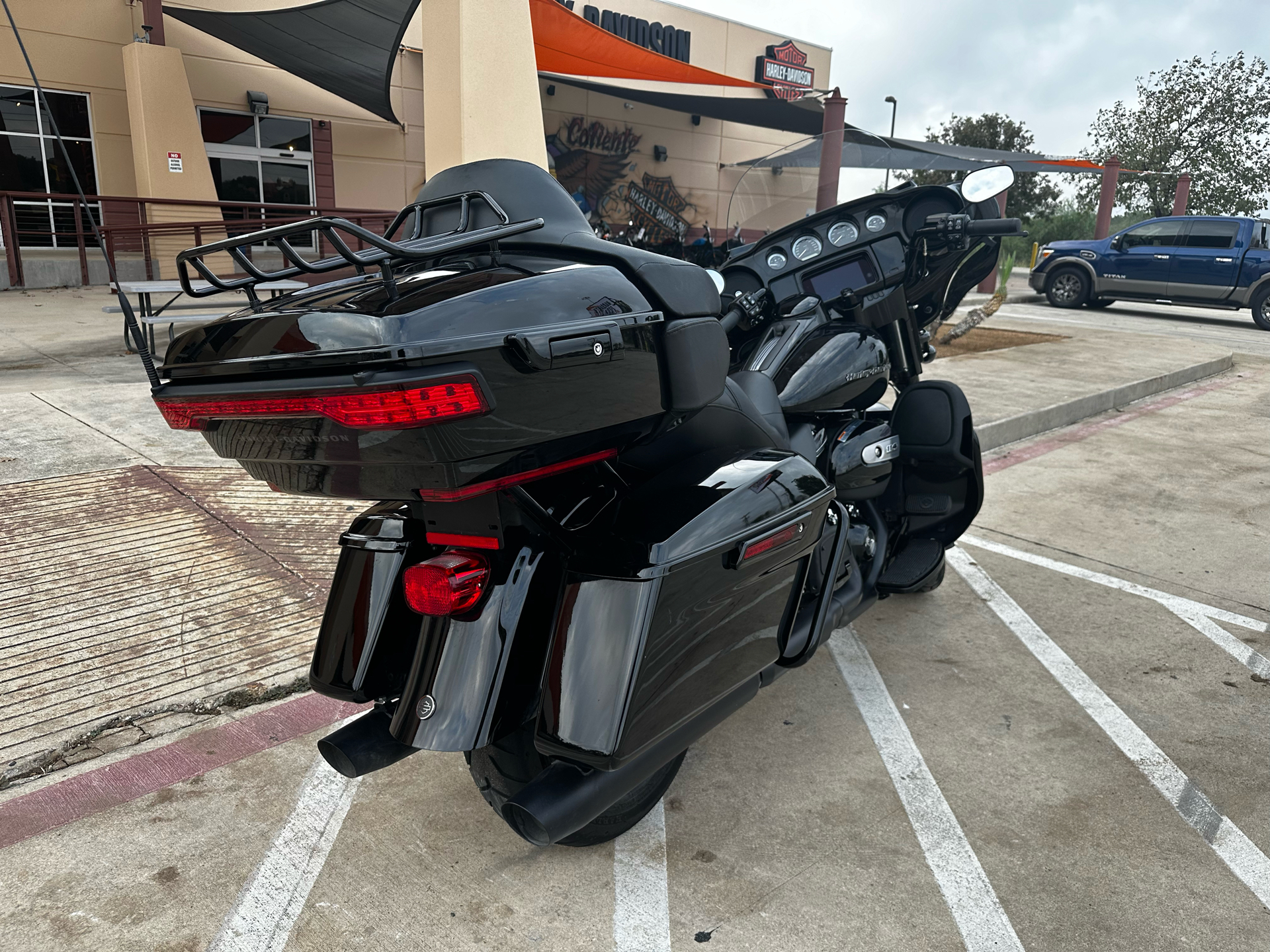 2022 Harley-Davidson Ultra Limited in San Antonio, Texas - Photo 8