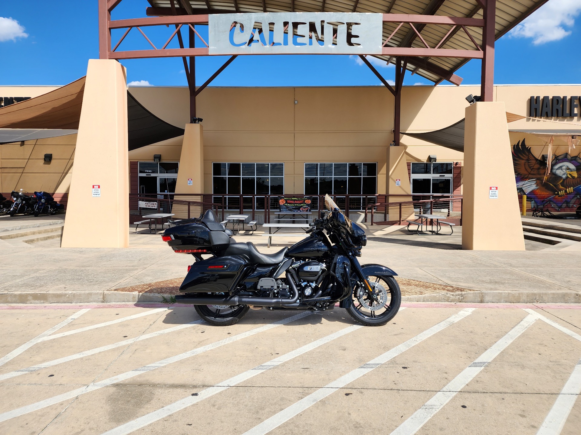2022 Harley-Davidson Ultra Limited in San Antonio, Texas - Photo 1