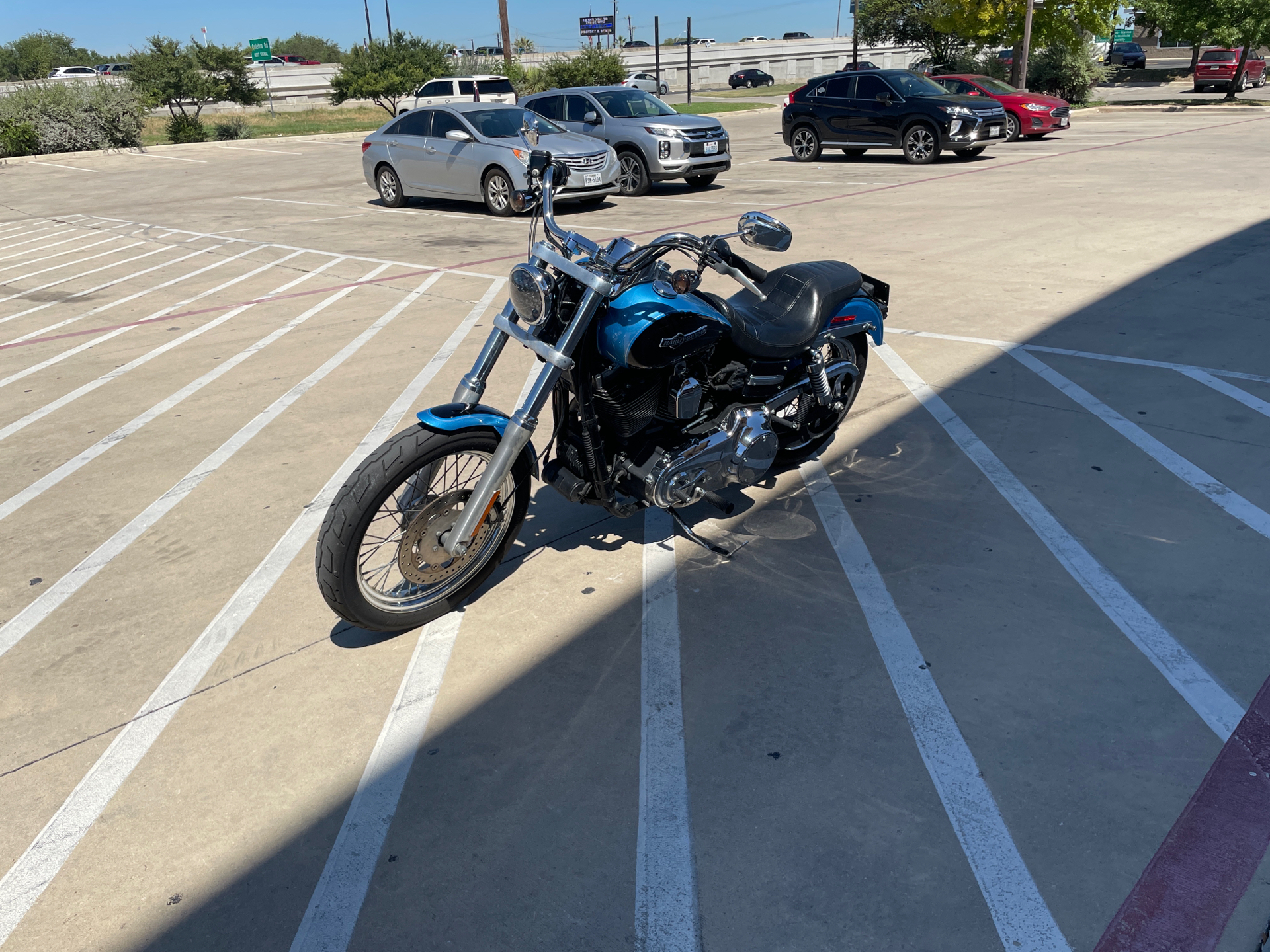 2011 Harley-Davidson Dyna® Super Glide® Custom in San Antonio, Texas - Photo 4