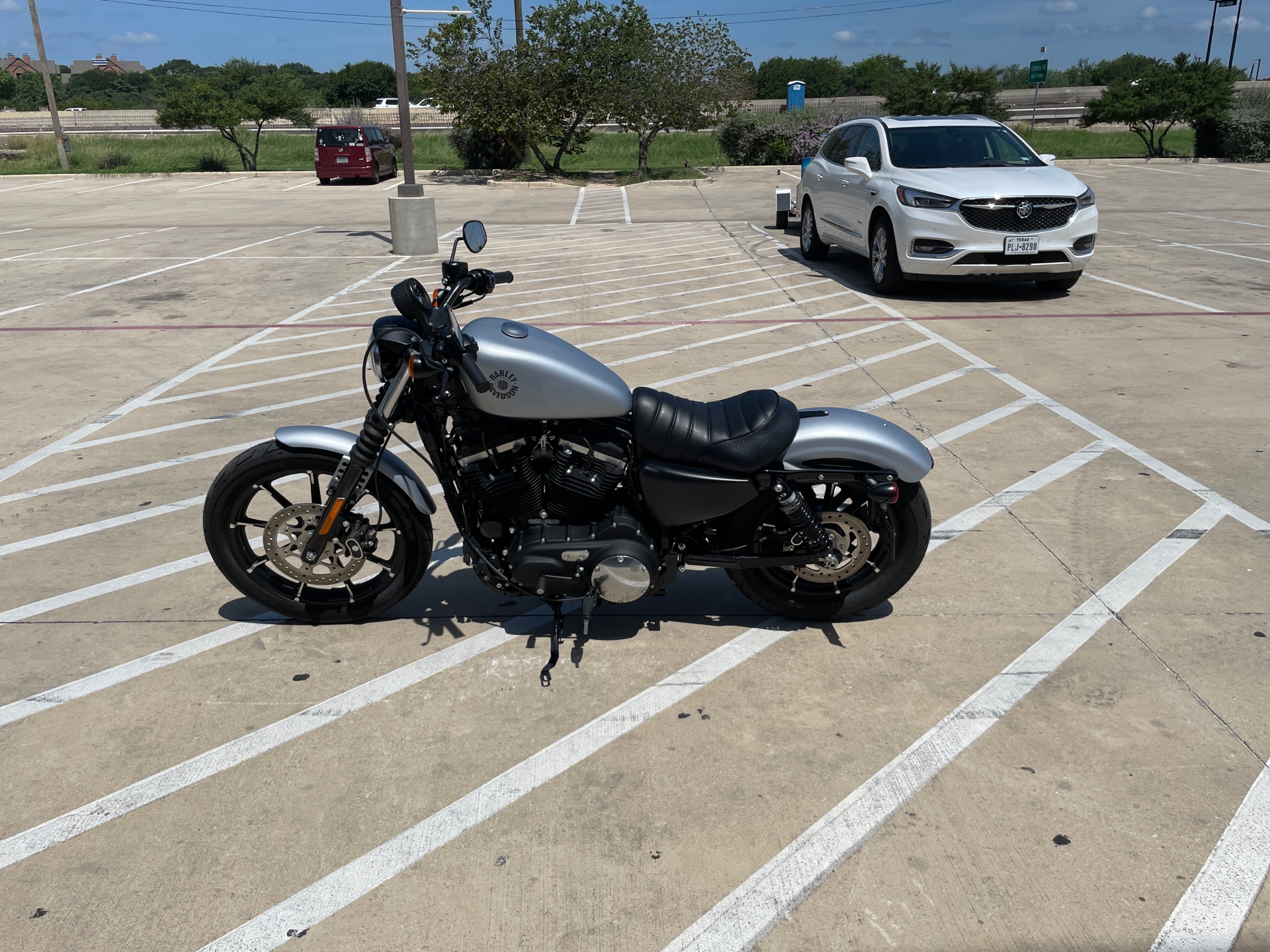 2020 Harley-Davidson Iron 883™ in San Antonio, Texas - Photo 5