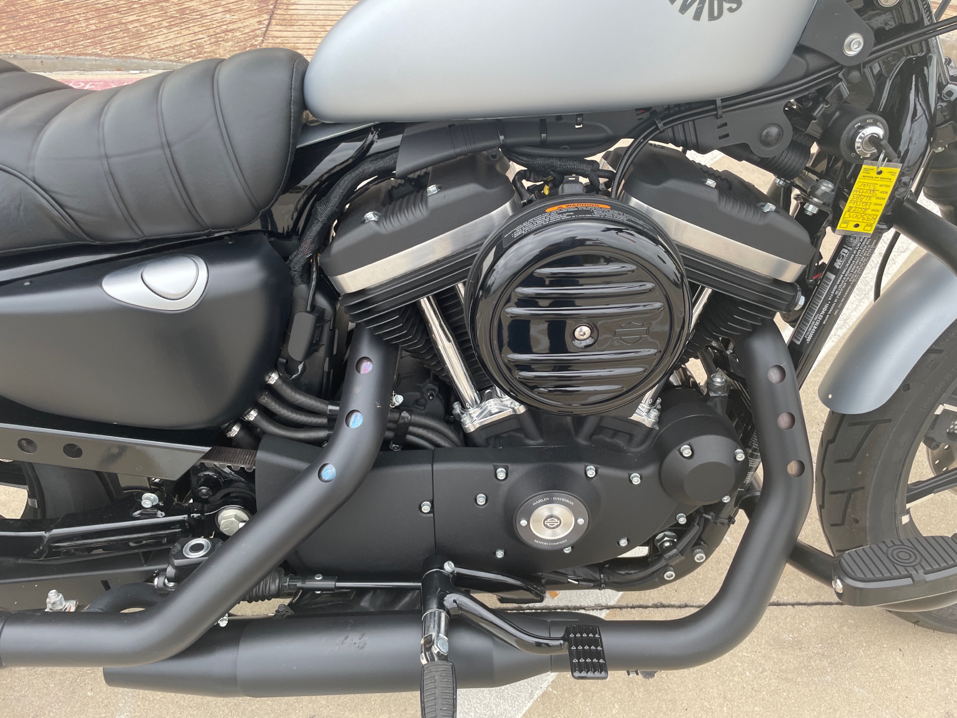 2020 Harley-Davidson Iron 883™ in San Antonio, Texas - Photo 9