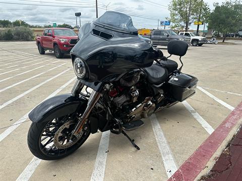 2022 Harley-Davidson CVO™ Street Glide® in San Antonio, Texas - Photo 4