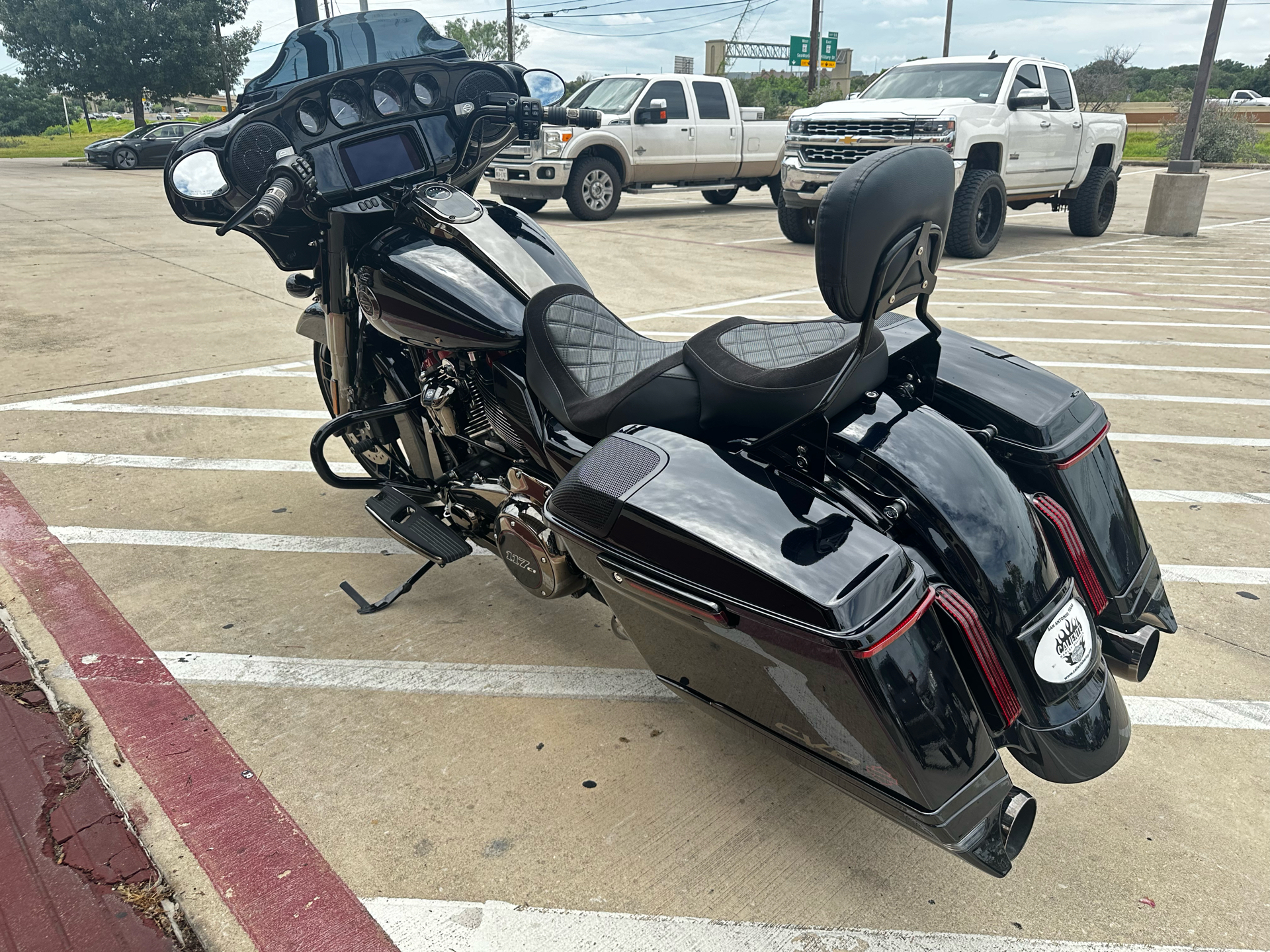 2022 Harley-Davidson CVO™ Street Glide® in San Antonio, Texas - Photo 6