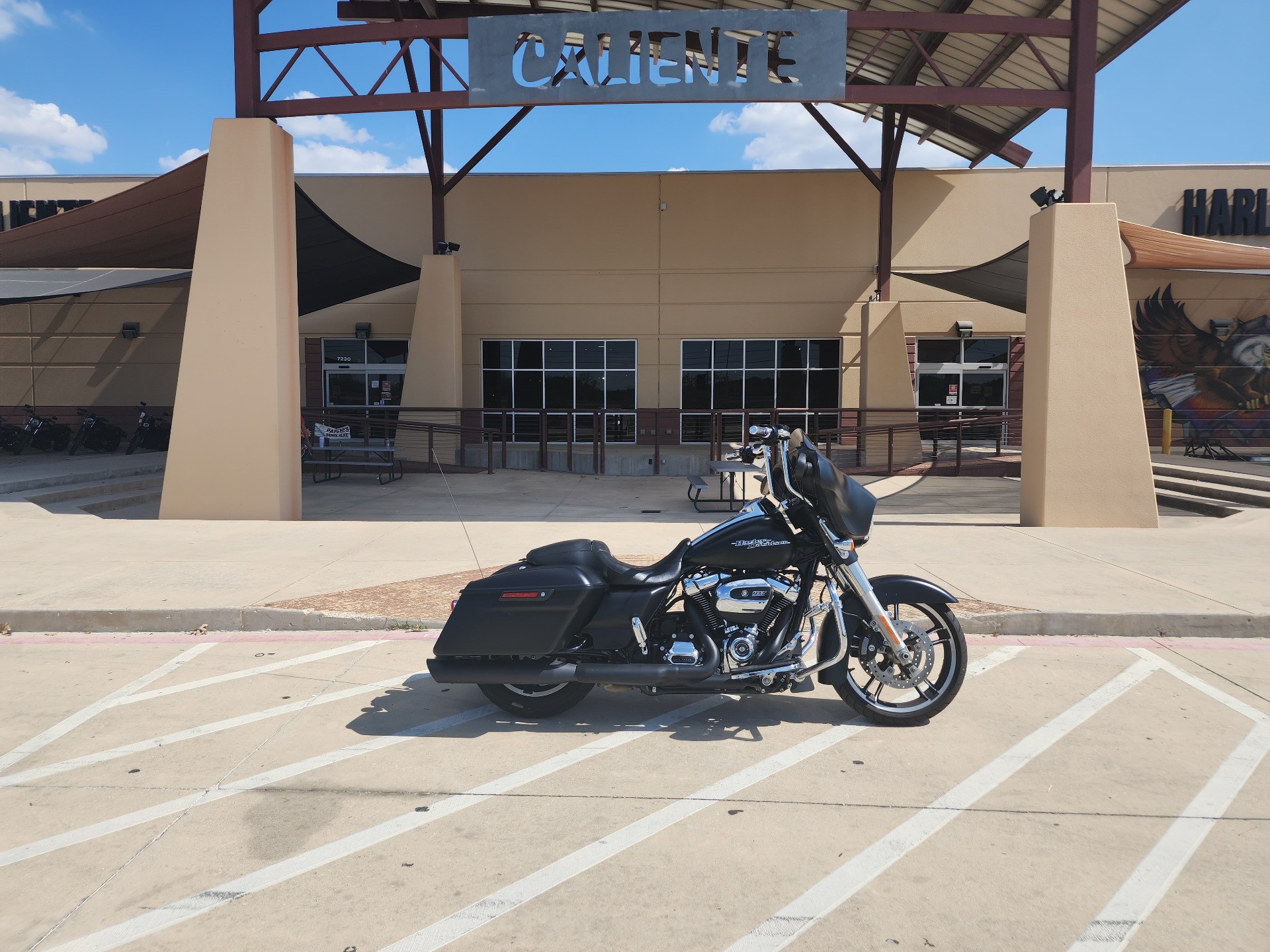 2017 Harley-Davidson Street Glide® Special in San Antonio, Texas - Photo 1