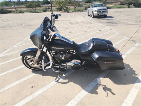 2017 Harley-Davidson Street Glide® Special in San Antonio, Texas - Photo 5