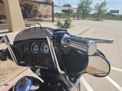2017 Harley-Davidson Street Glide® Special in San Antonio, Texas - Photo 11