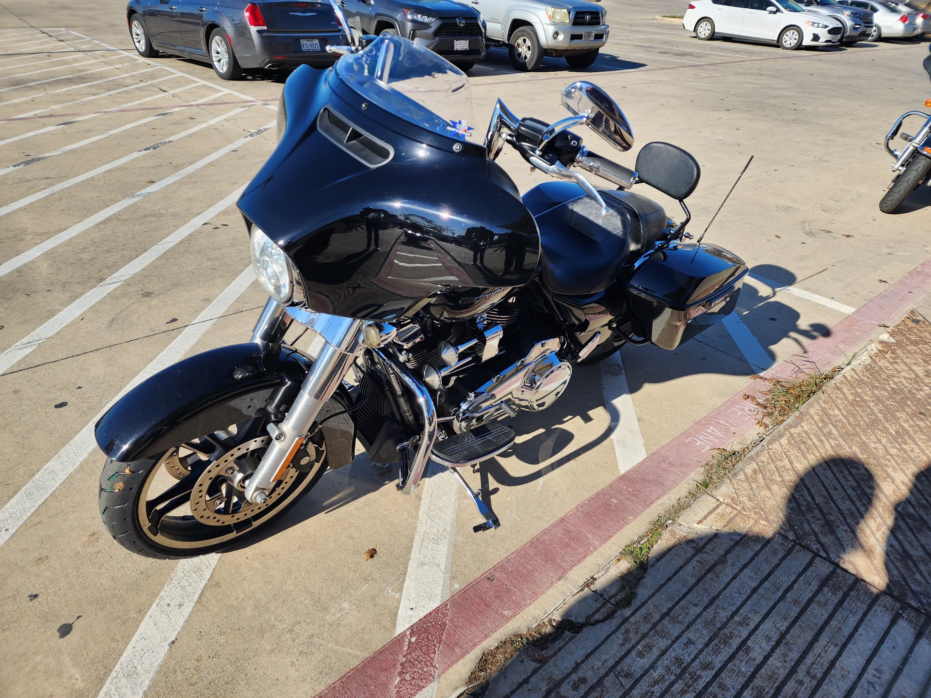 2017 Harley-Davidson Street Glide® in San Antonio, Texas - Photo 4