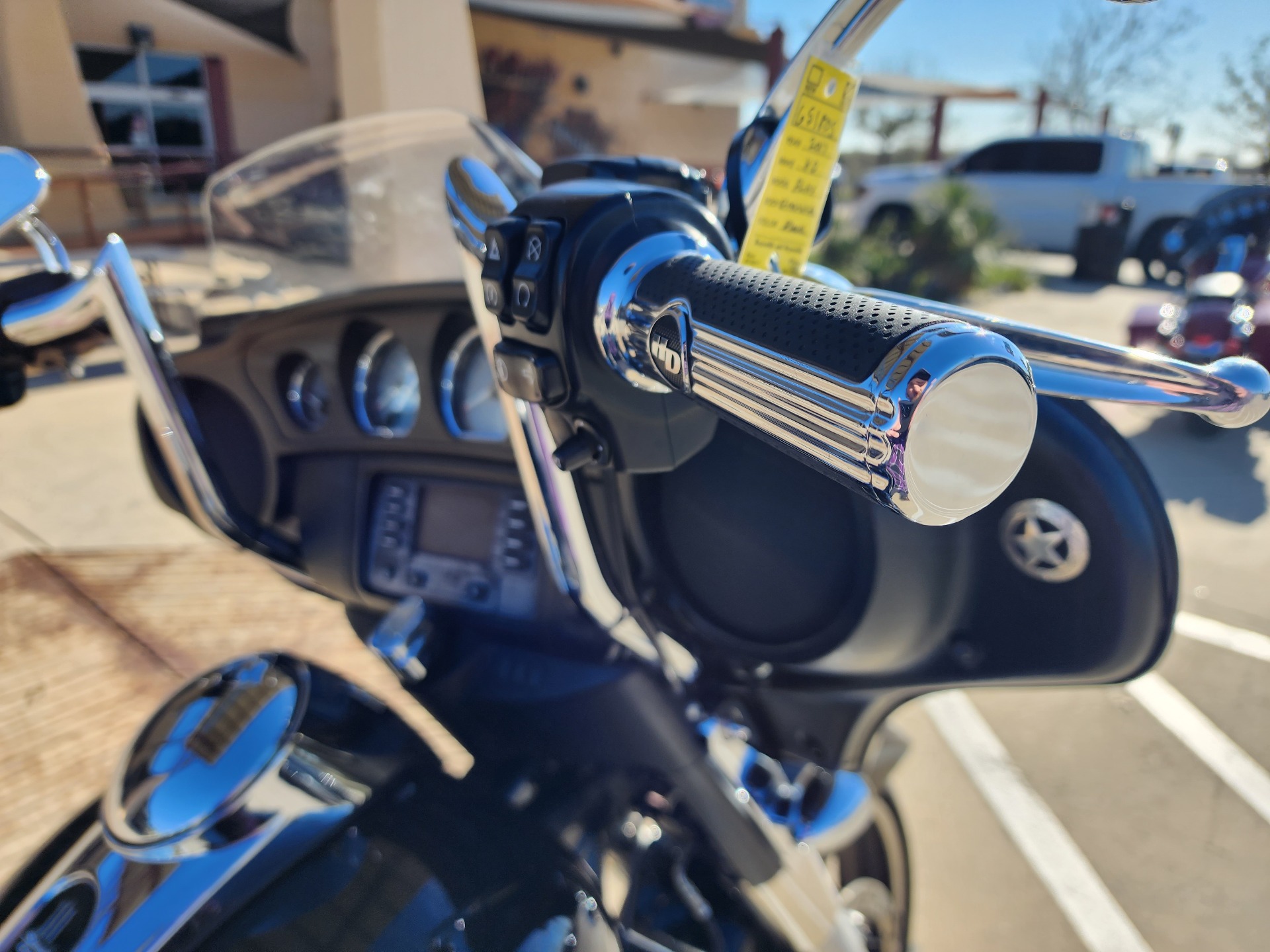 2017 Harley-Davidson Street Glide® in San Antonio, Texas - Photo 9