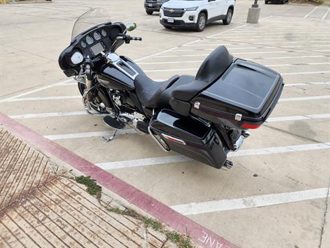 2017 Harley-Davidson Electra Glide® Ultra Classic® in San Antonio, Texas - Photo 6