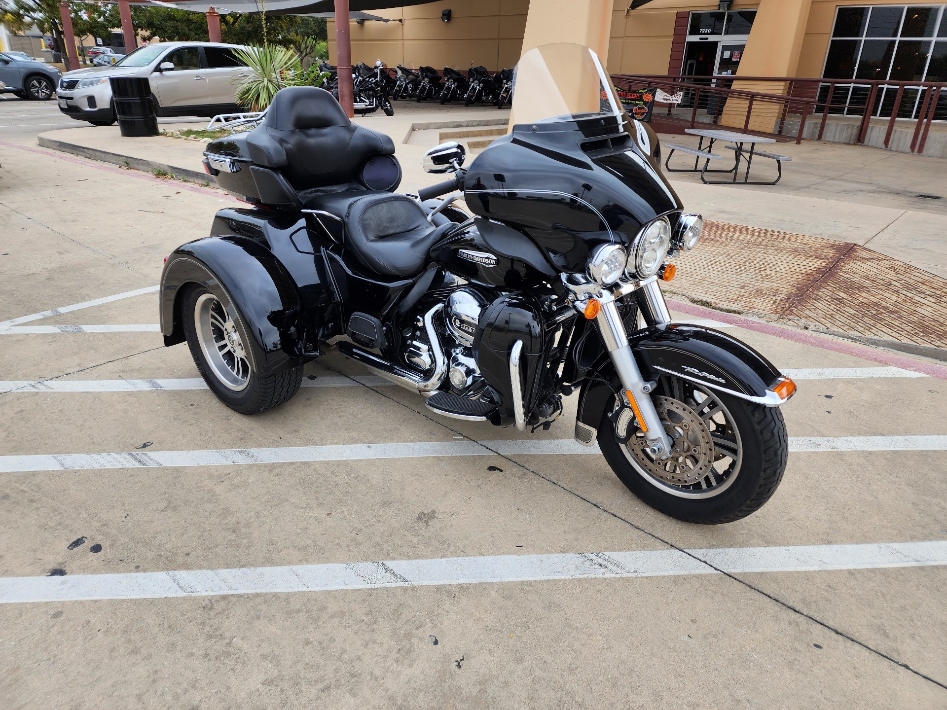 2016 Harley-Davidson Tri Glide® Ultra in San Antonio, Texas - Photo 2