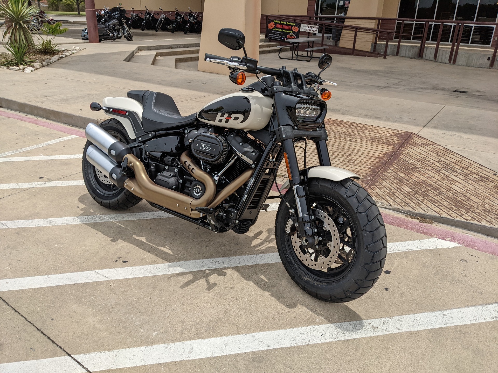 2022 Harley-Davidson Fat Bob® 114 in San Antonio, Texas - Photo 2