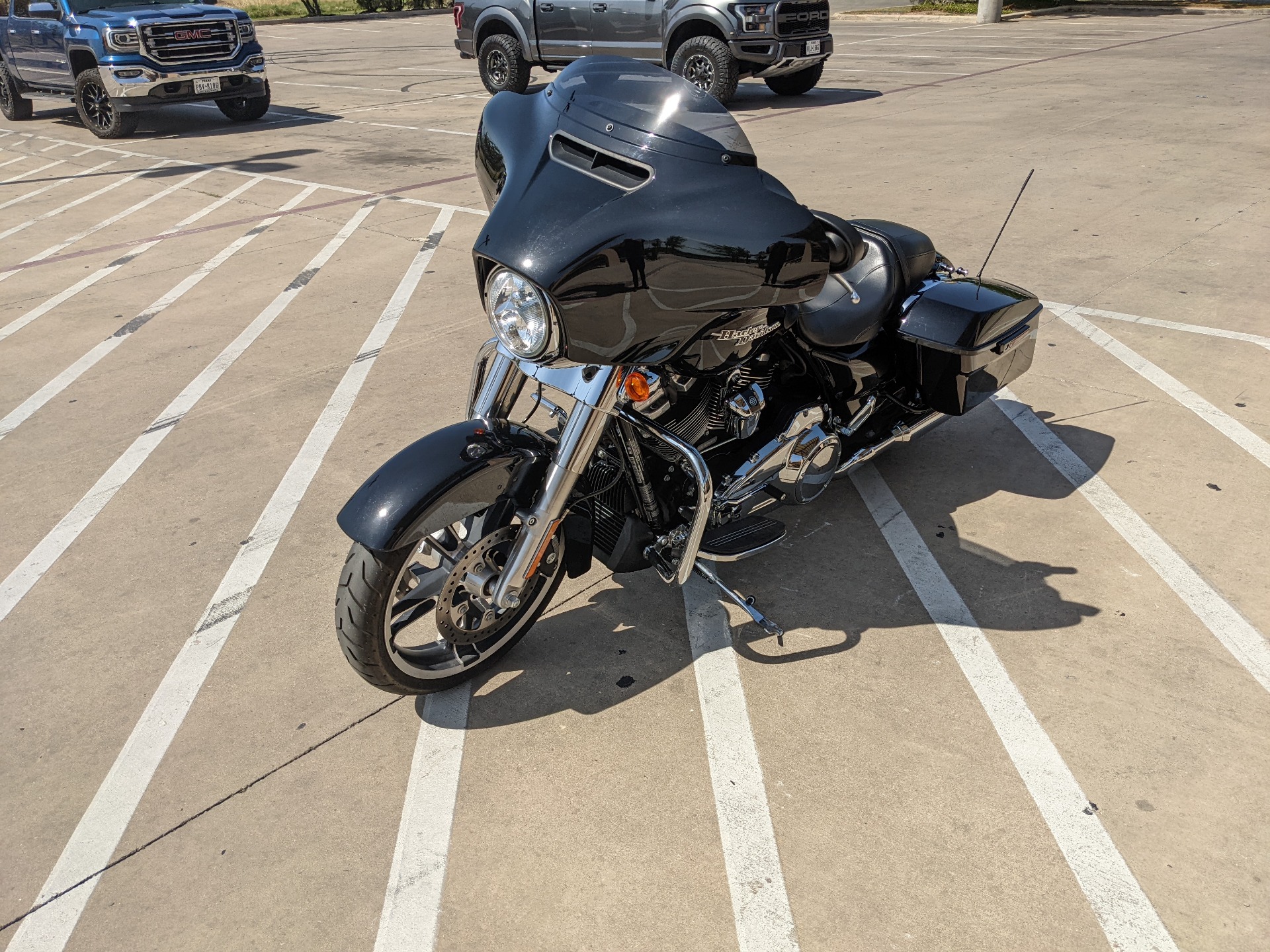 2019 Harley-Davidson Street Glide® in San Antonio, Texas - Photo 4