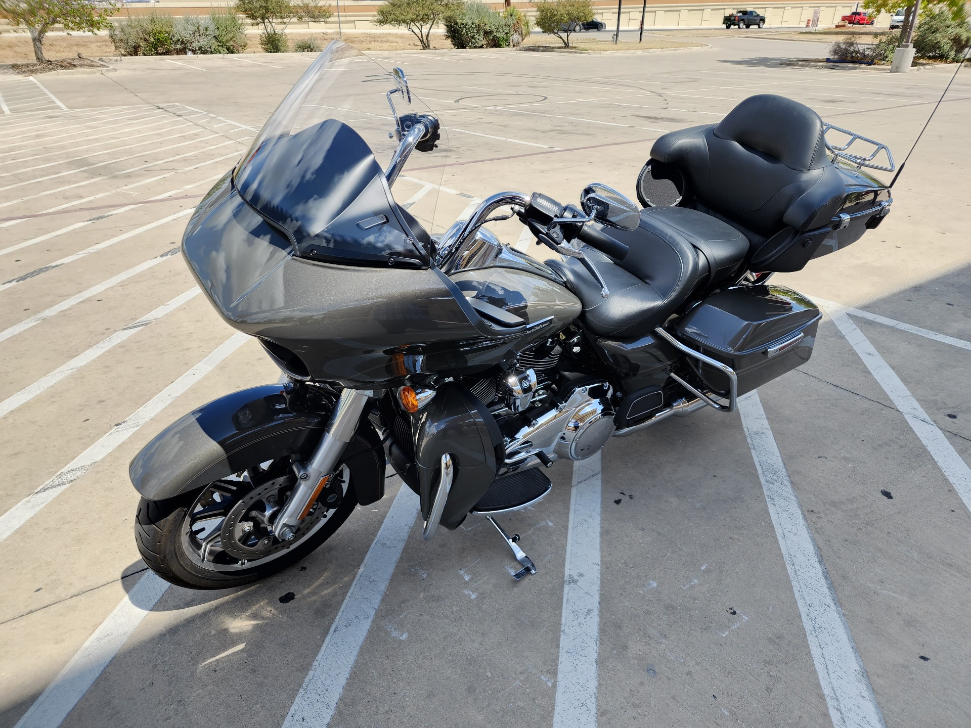 2018 Harley-Davidson Road Glide® Ultra in San Antonio, Texas - Photo 4