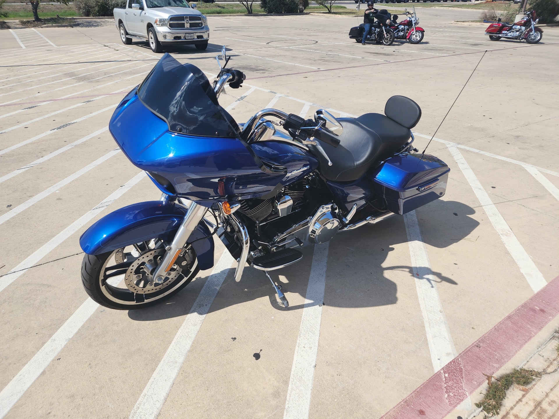2015 Harley-Davidson Road Glide® Special in San Antonio, Texas - Photo 4