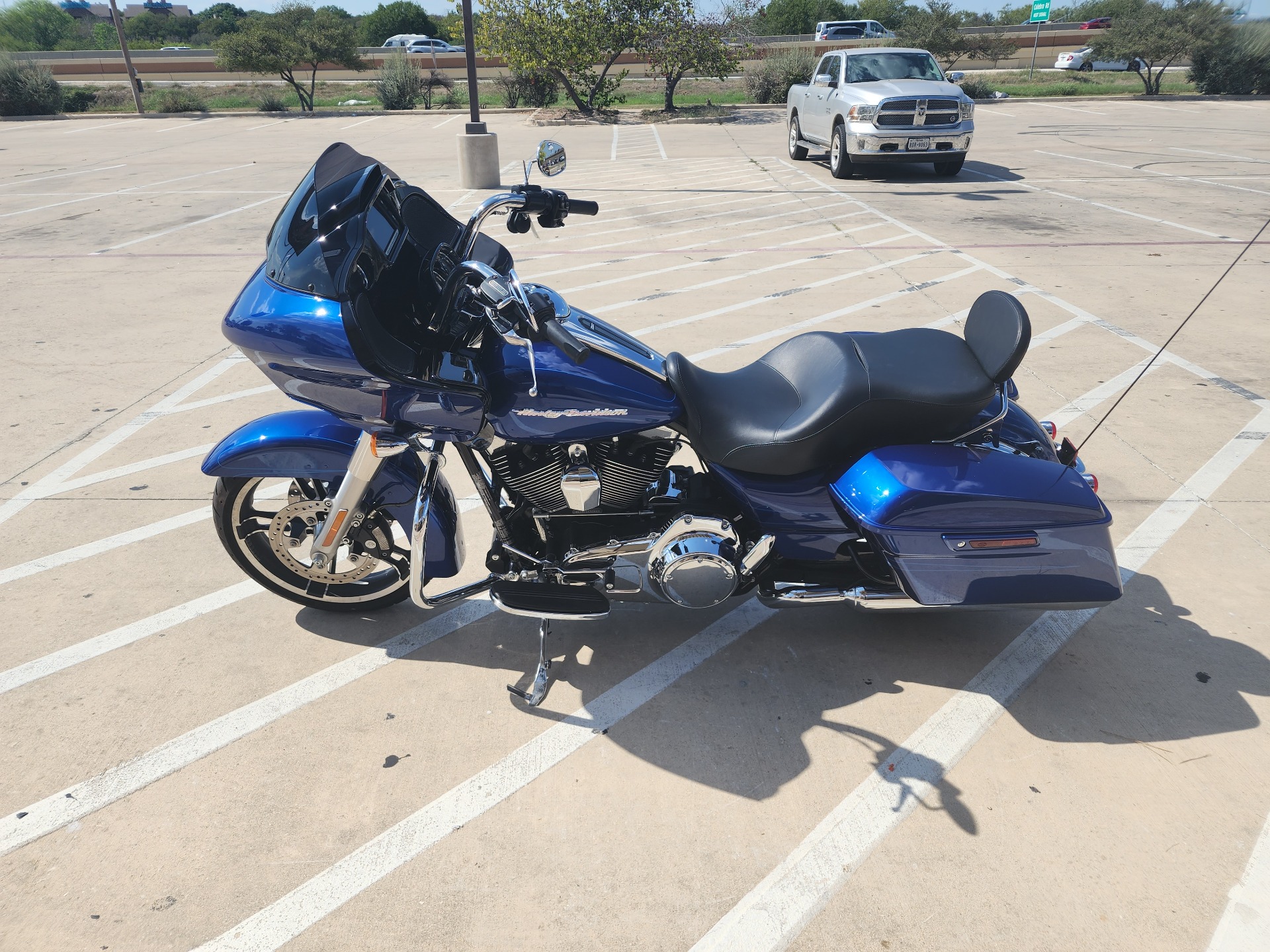 2015 Harley-Davidson Road Glide® Special in San Antonio, Texas - Photo 5
