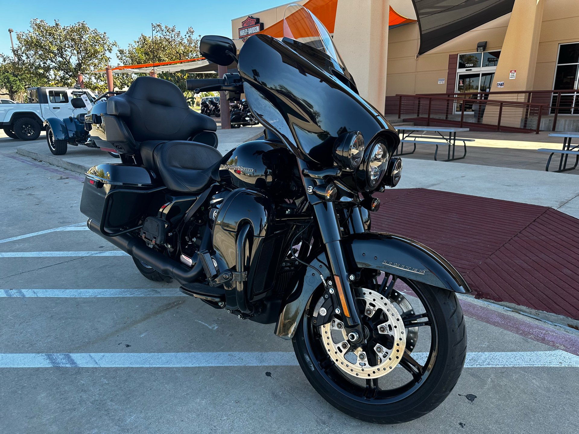 2020 Harley-Davidson Ultra Limited in San Antonio, Texas - Photo 2