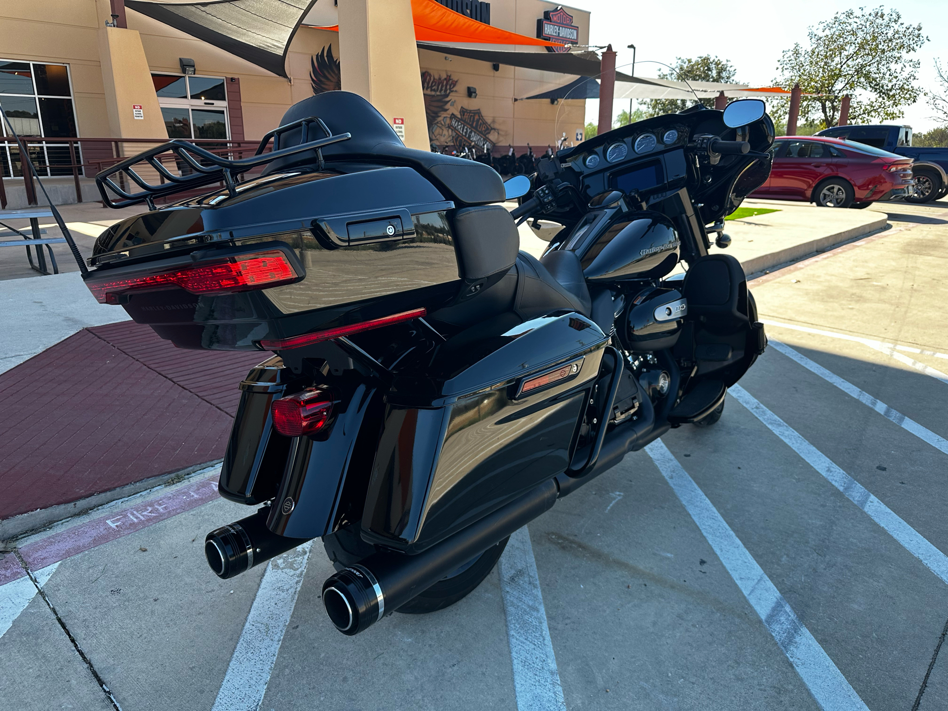2020 Harley-Davidson Ultra Limited in San Antonio, Texas - Photo 8