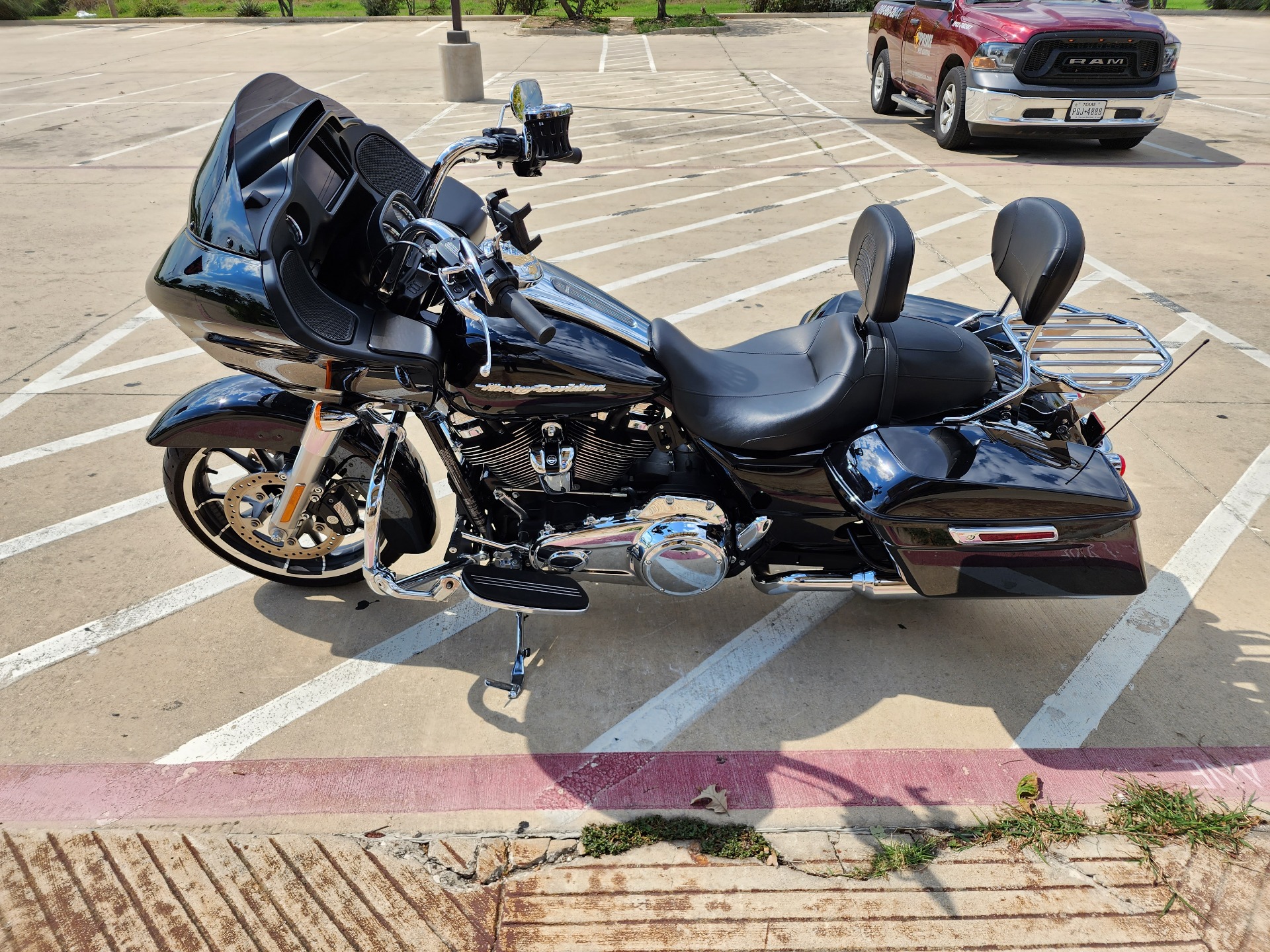 2020 Harley-Davidson Road Glide® in San Antonio, Texas - Photo 5