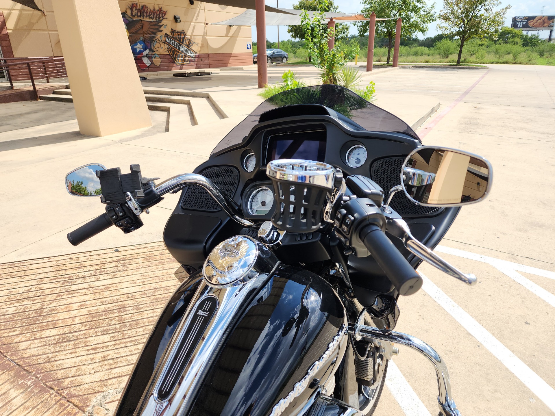 2020 Harley-Davidson Road Glide® in San Antonio, Texas - Photo 10
