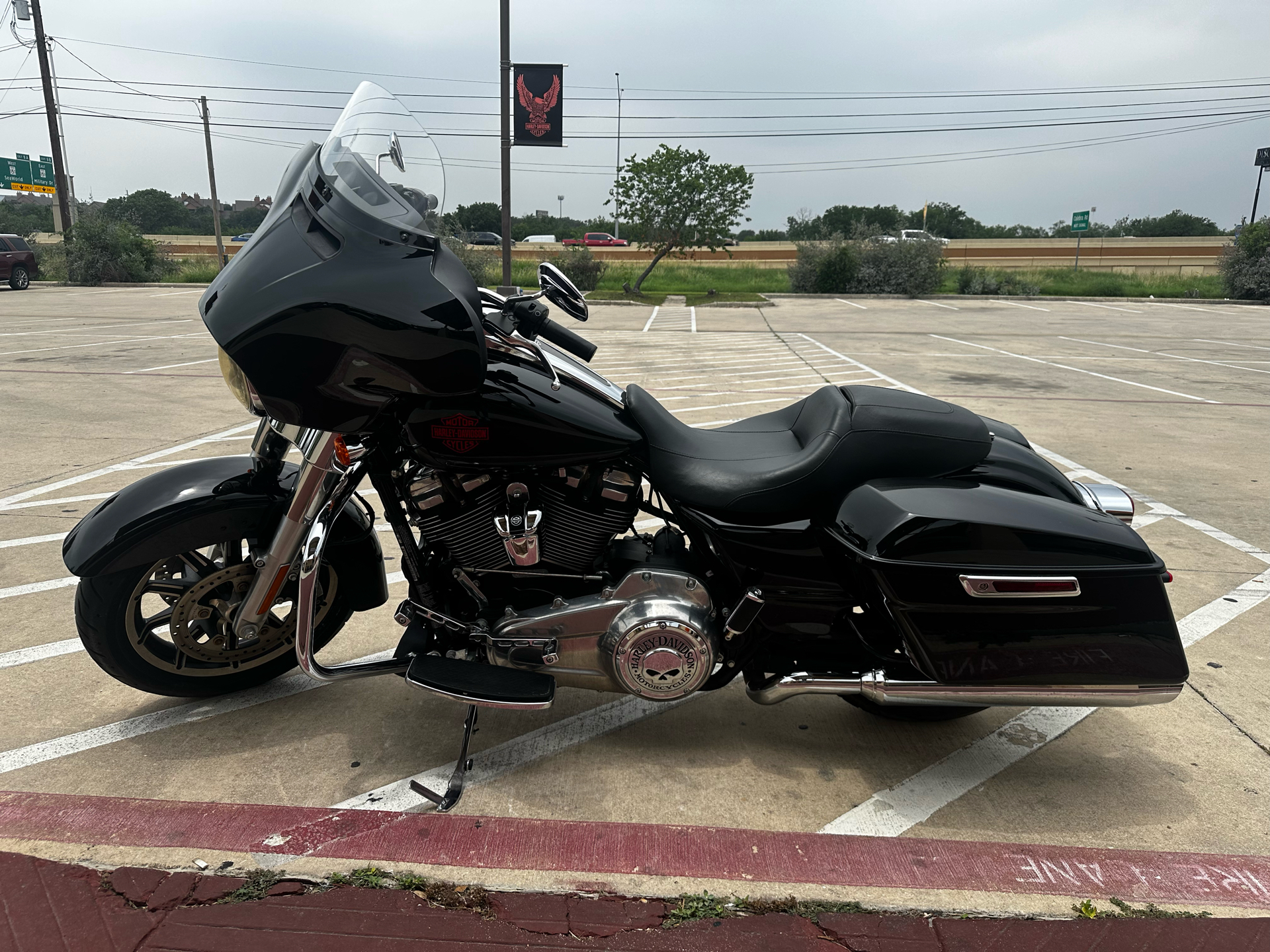 2022 Harley-Davidson Electra Glide® Standard in San Antonio, Texas - Photo 5