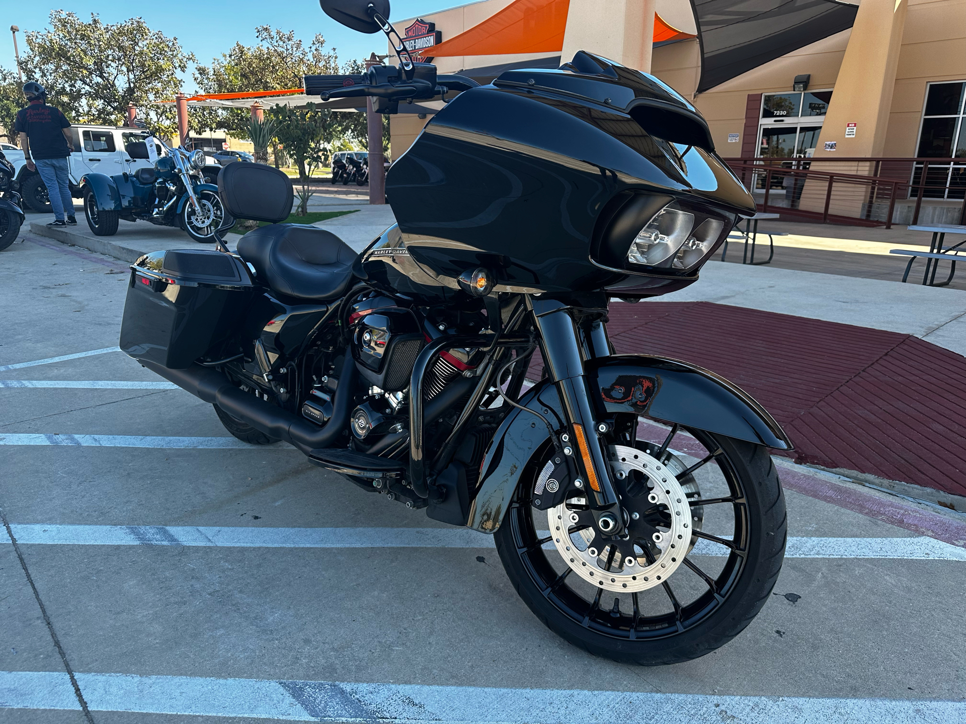 2019 Harley-Davidson Road Glide in San Antonio, Texas - Photo 2