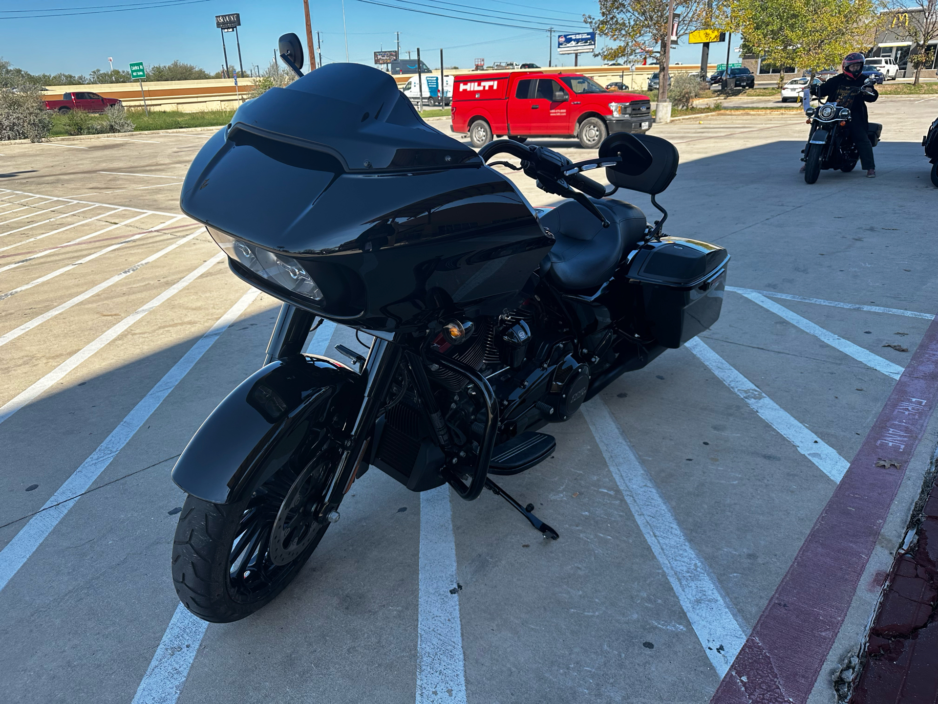 2019 Harley-Davidson Road Glide in San Antonio, Texas - Photo 4