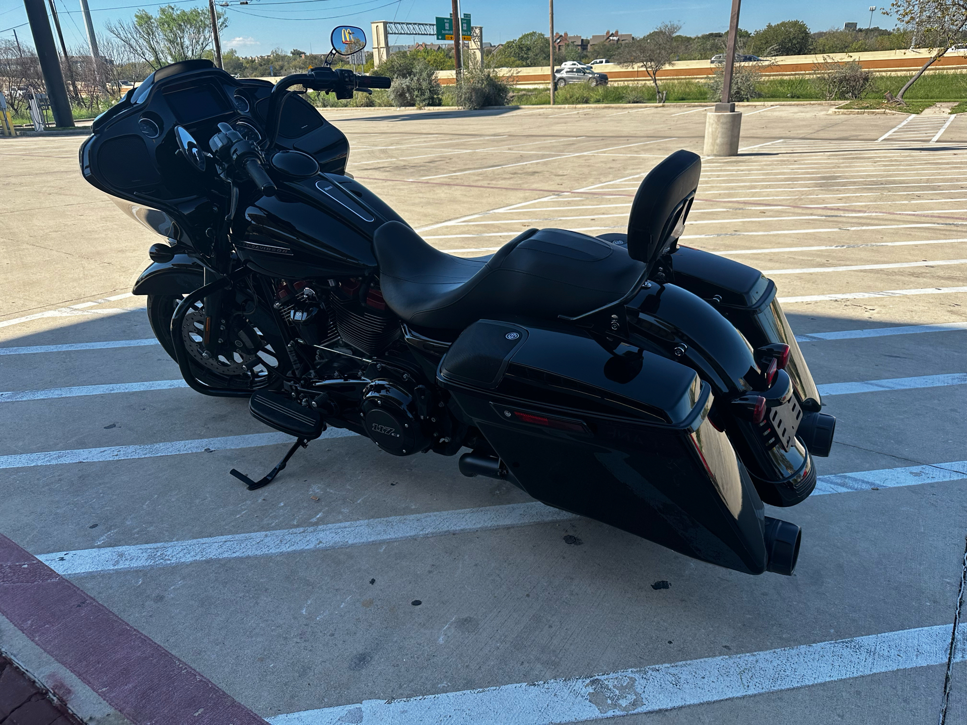 2019 Harley-Davidson Road Glide in San Antonio, Texas - Photo 6