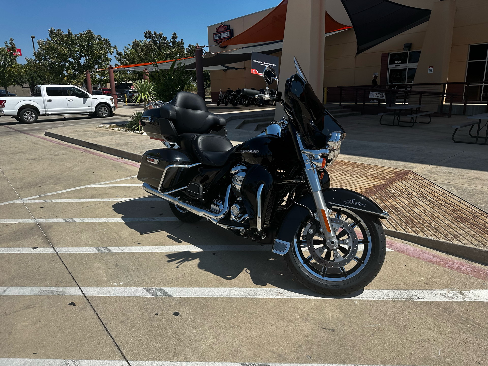 2018 Harley-Davidson Ultra Limited in San Antonio, Texas - Photo 2