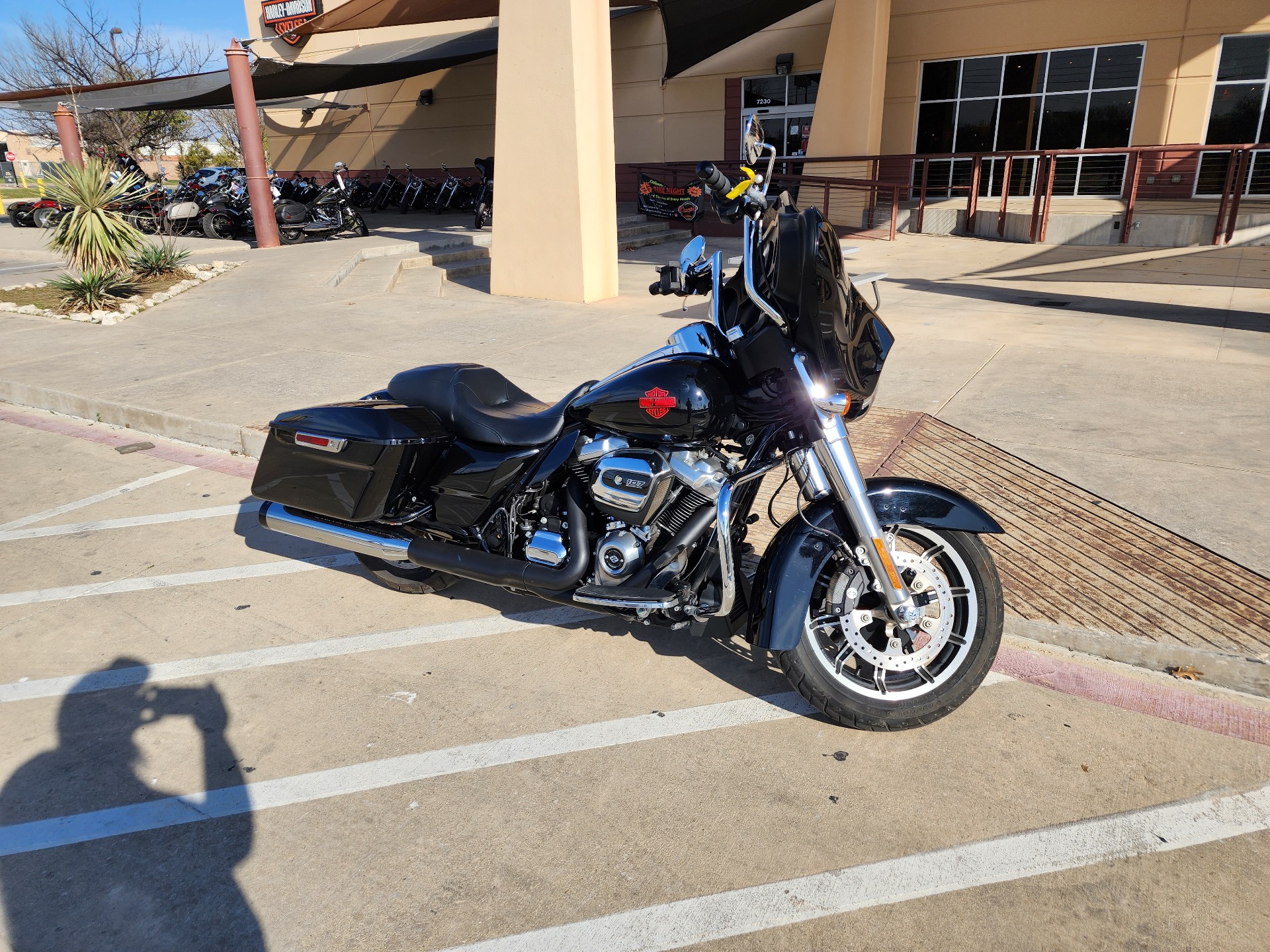 2019 Harley-Davidson Electra Glide® Standard in San Antonio, Texas - Photo 2