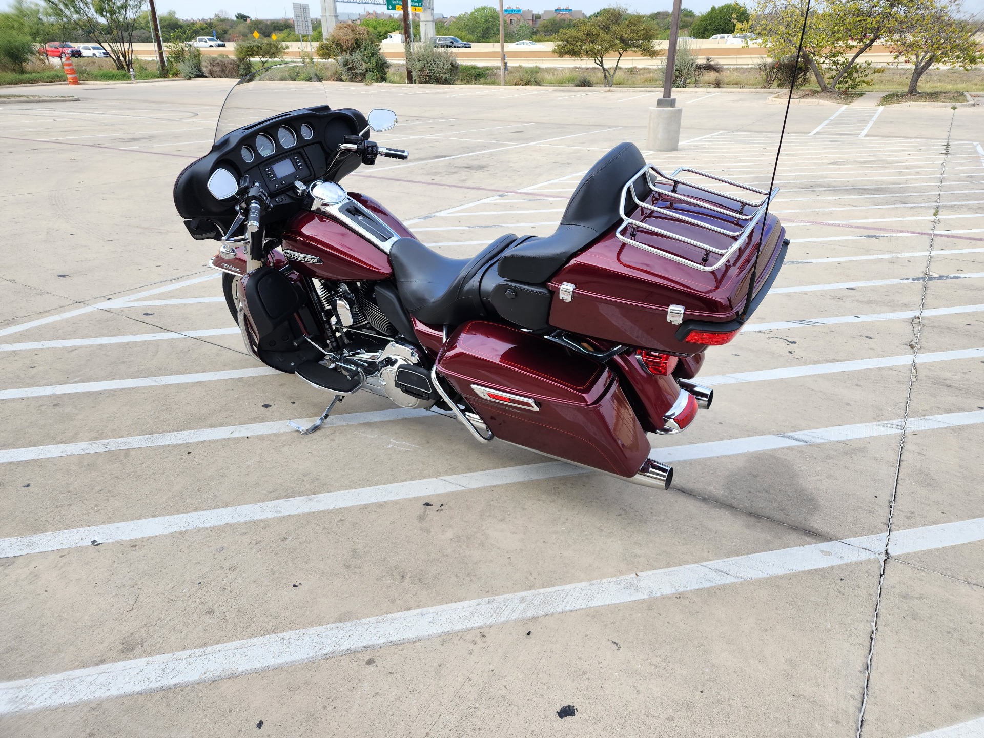 2015 Harley-Davidson Electra Glide® Ultra Classic® in San Antonio, Texas - Photo 6