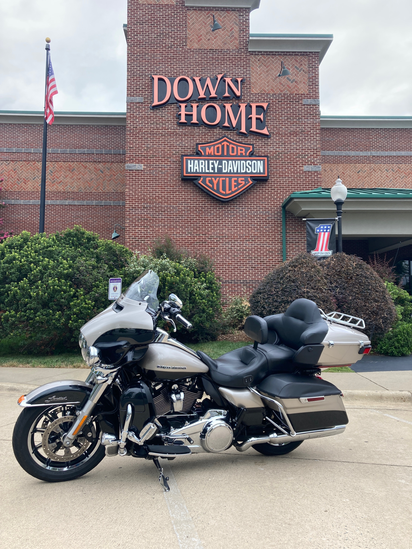 2018 Harley-Davidson Ultra Limited Low in Burlington, North Carolina - Photo 1