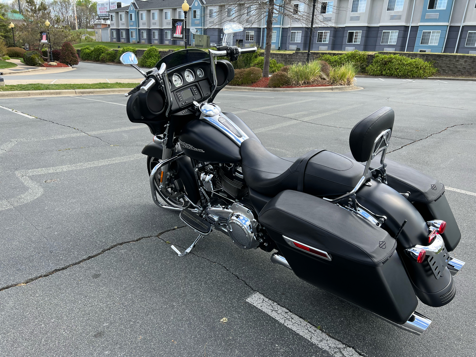 2020 Harley-Davidson Street Glide® in Burlington, North Carolina - Photo 6