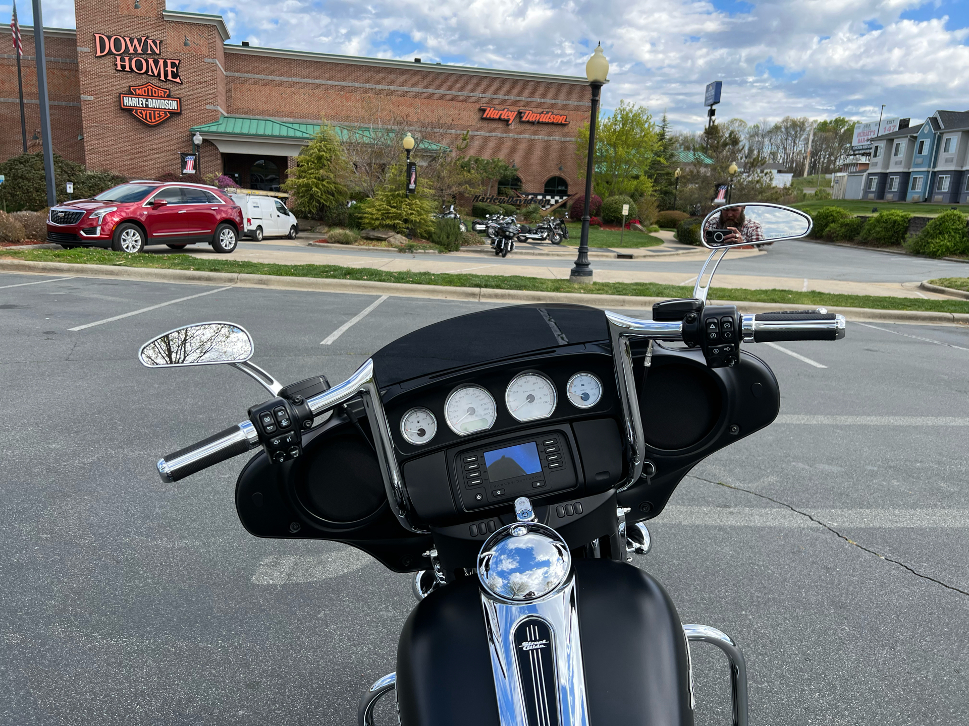 2020 Harley-Davidson Street Glide® in Burlington, North Carolina - Photo 8