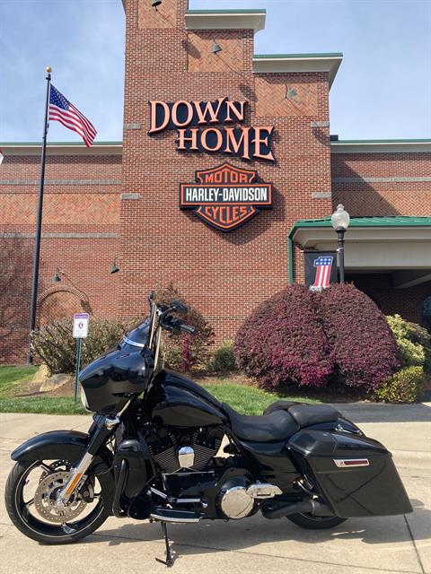 2016 Harley-Davidson CVO™ Street Glide® in Burlington, North Carolina - Photo 1