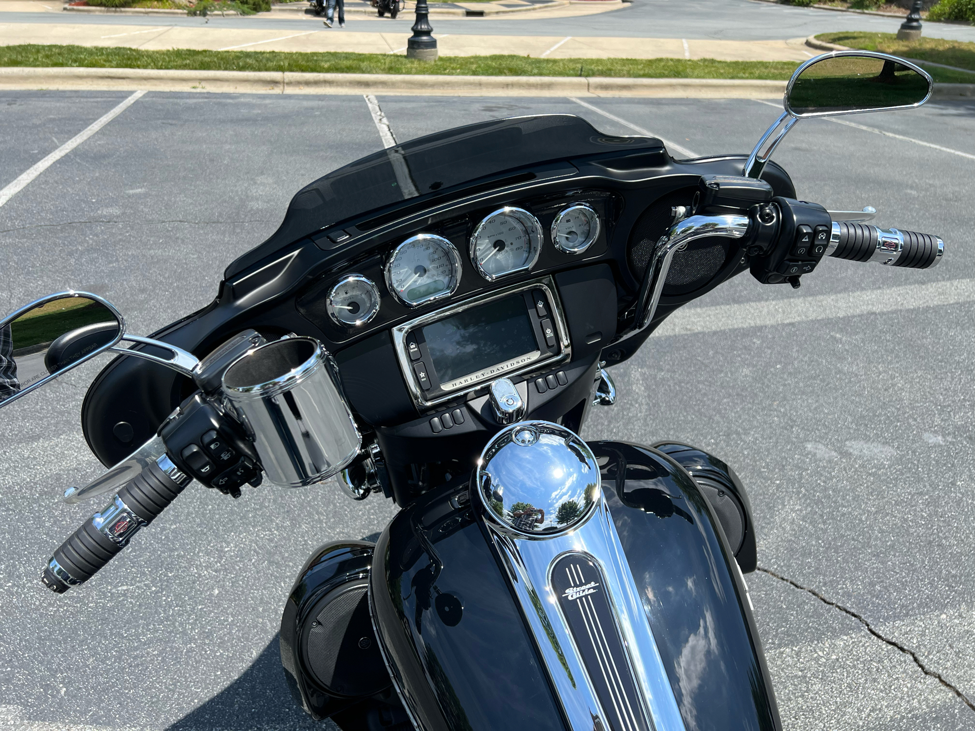 2018 Harley-Davidson Street Glide® in Burlington, North Carolina - Photo 5