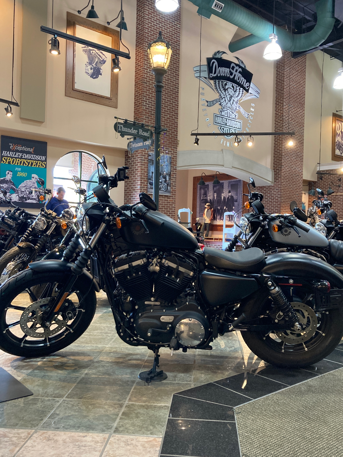 2021 Harley-Davidson Iron 883™ in Burlington, North Carolina - Photo 4
