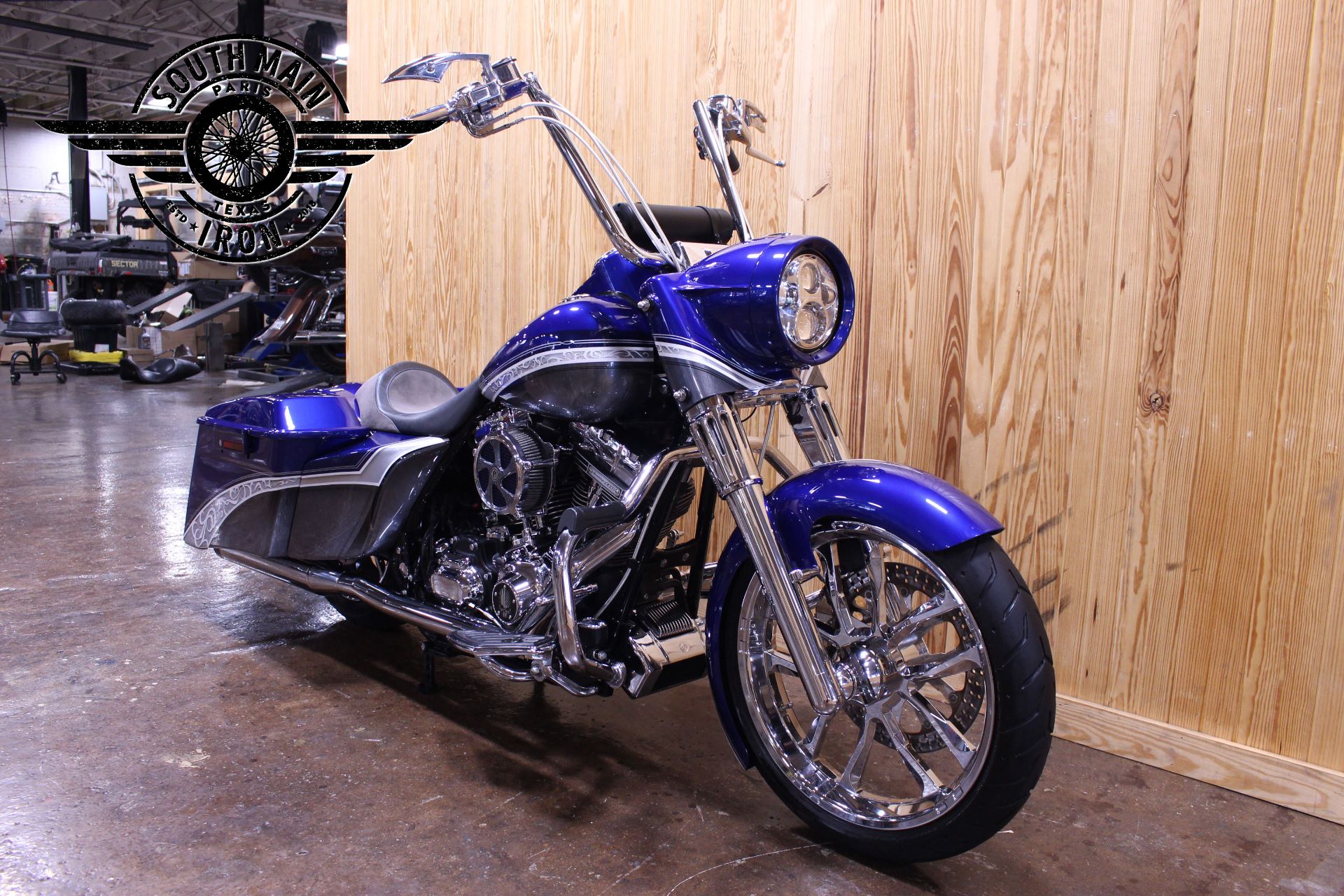 2007 Harley-Davidson CVO™ Screamin' Eagle® Road King® in Paris, Texas - Photo 5